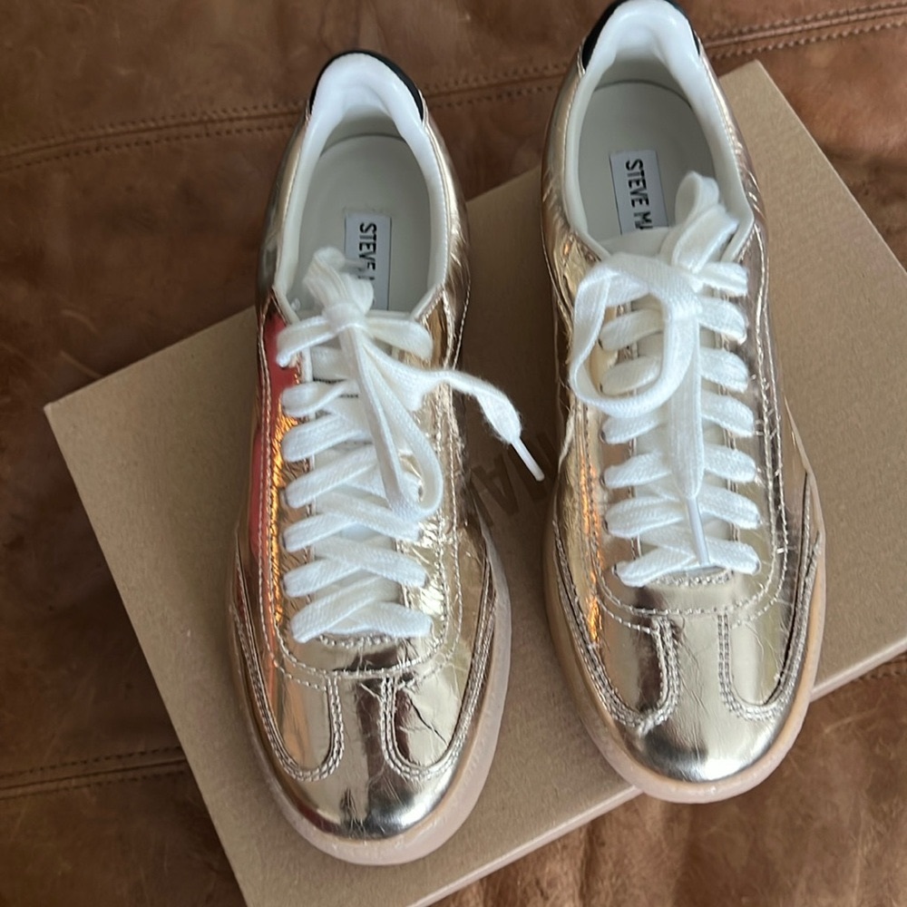 Steve Madden Gold and White Metallic Sneakers, Brand new in box!